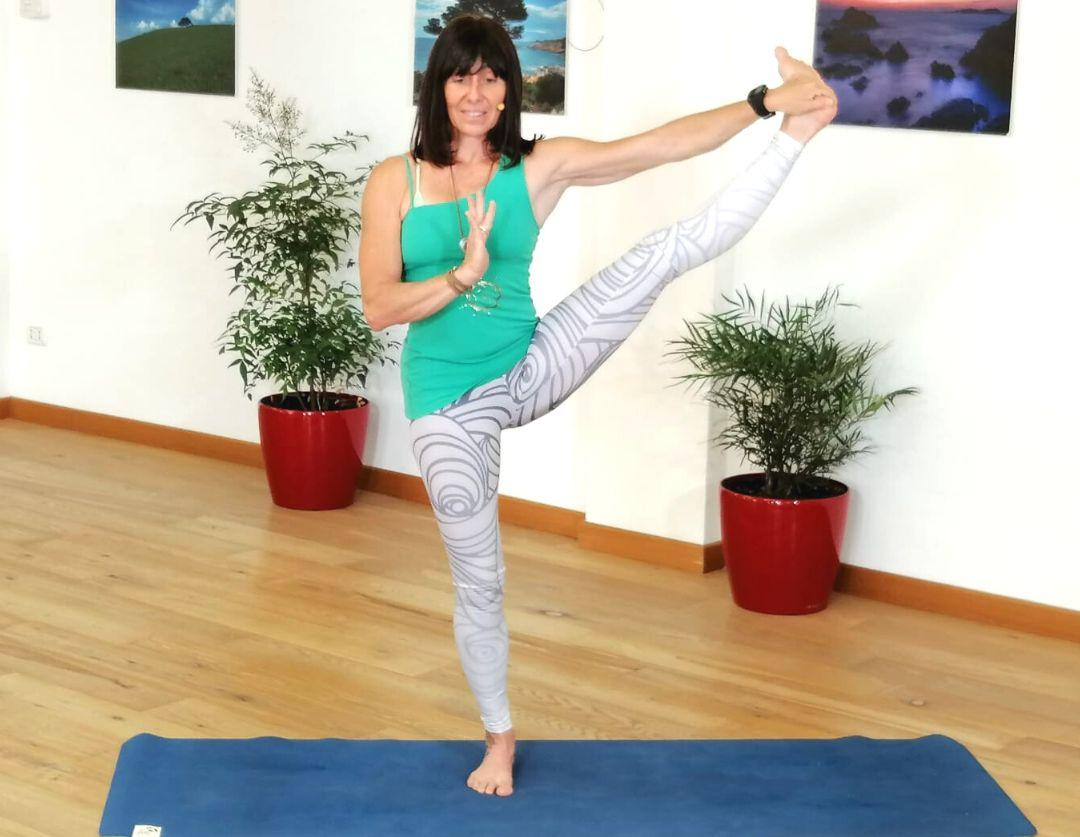 Lezione yoga per i meridiani di fegato e vescicola biliare