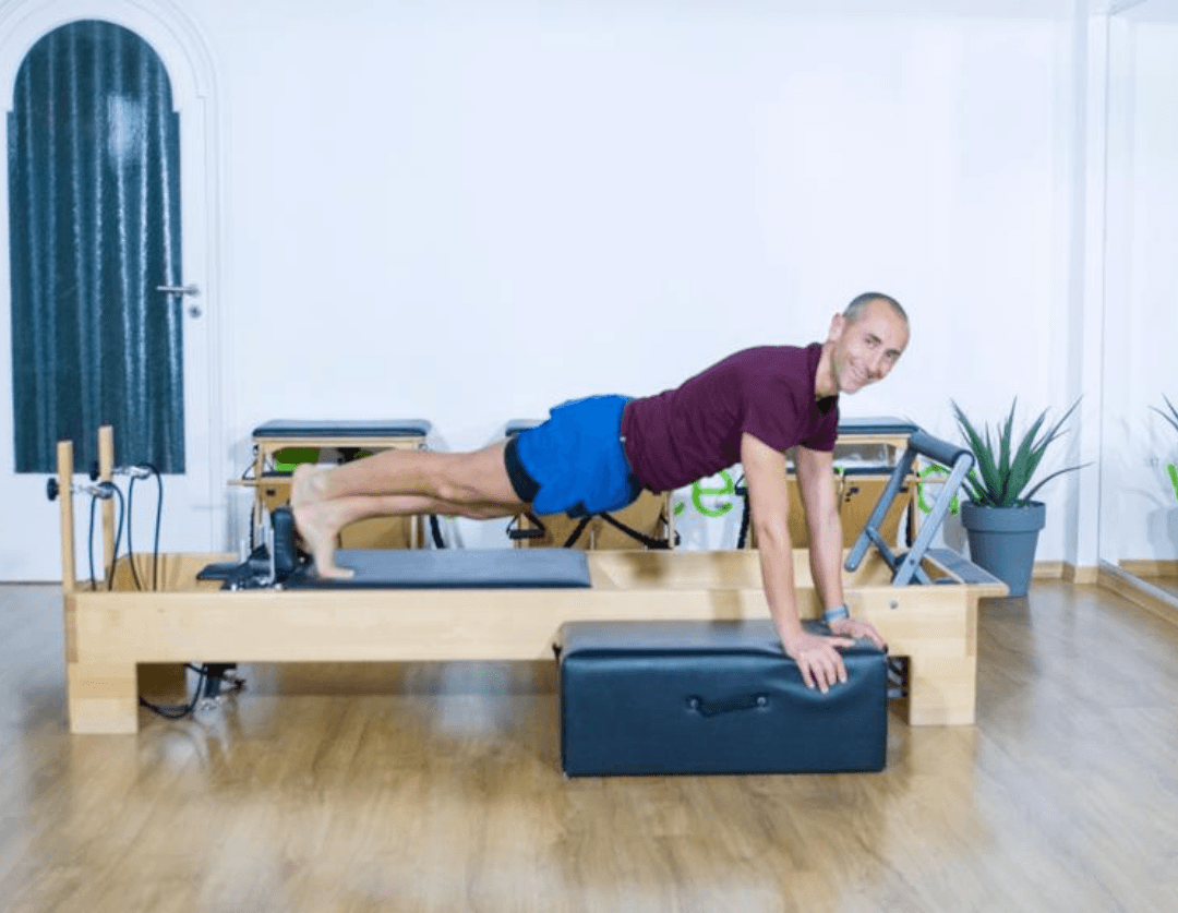 Pilates Reformer con  il box per gambe e addome